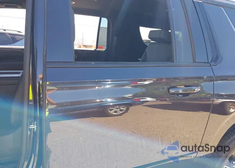 2022 Chevrolet Suburban 4Wd Z71 из США, поврежденный, VIN 1GNSKDKD6NR122902